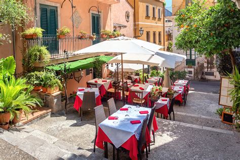 5 Best Restaurants In Taormina Where To Eat In Taormina Go Guides